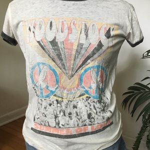 Woodstock tee